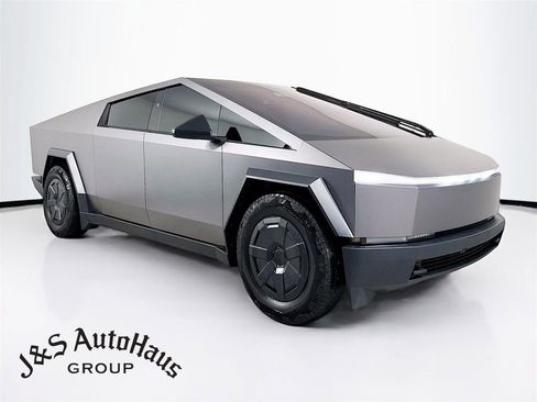 Used 2025 Tesla Cybertruck AWD Crew Cab image 1