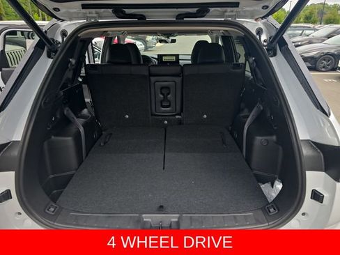 Used 2025 Mitsubishi Outlander AWD image 13