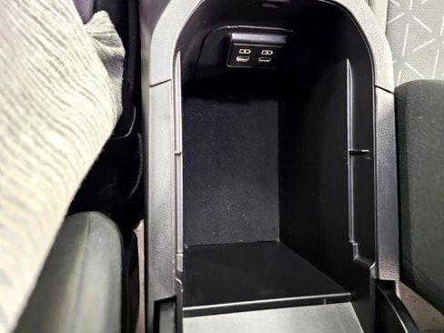 Used 2023 Toyota RAV4 XLE image 21