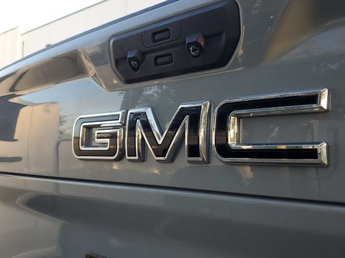 Used 2025 GMC Sierra 2500 AT4 w/ AT4 Premium Plus Package AWD/4WD image 6