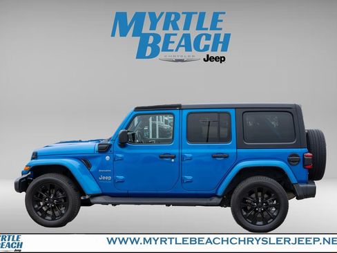 Used 2021 Jeep Wrangler Unlimited Sahara image 3