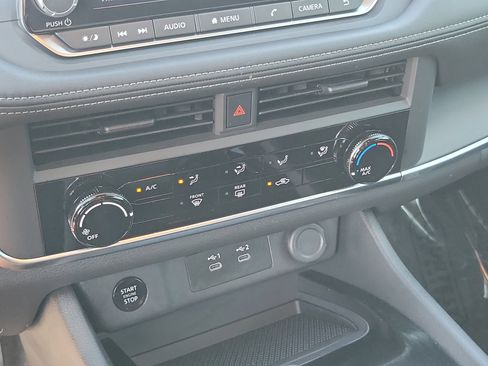 Certified 2025 Nissan Rogue S image 23