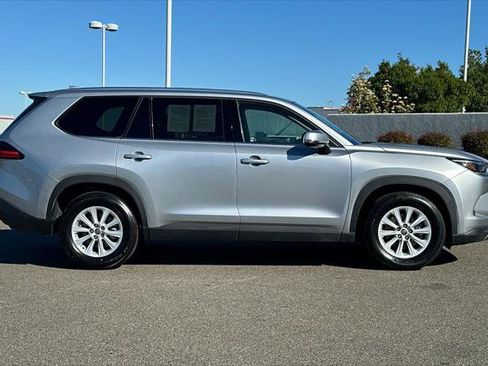 Certified 2025 Toyota Grand Highlander FWD image 6