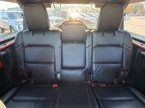 Used 2019 Jeep Wrangler Unlimited Rubicon w/ Cold Weather Group image 38