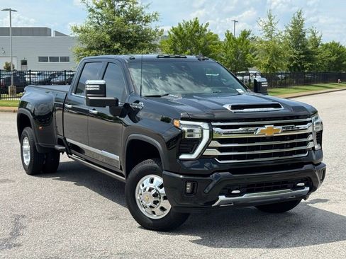 Certified 2024 Chevrolet Silverado 3500 High Country w/ High Country Premium Package image 2
