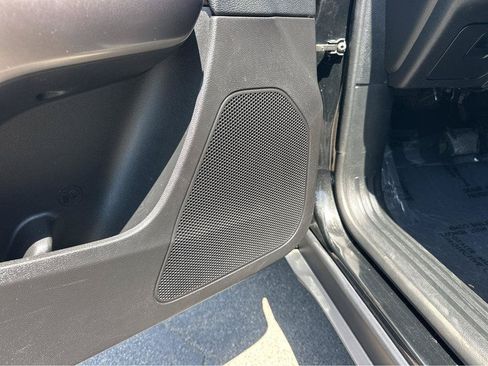 Used 2020 Jeep Cherokee Latitude FWD image 35