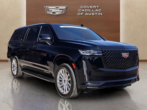 Used 2024 Cadillac Escalade ESV Premium Luxury w/ Performance Package image 6