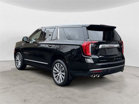 Used 2021 GMC Yukon Denali w/ Denali Premium Package image 3
