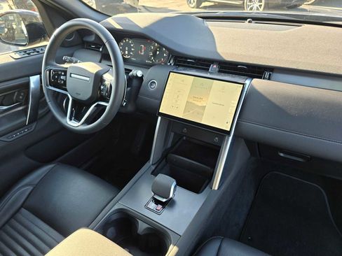 Used 2024 Land Rover Discovery Sport Dynamic SE image 10