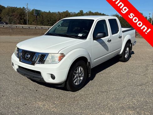 Used 2021 Nissan Frontier SV image 1