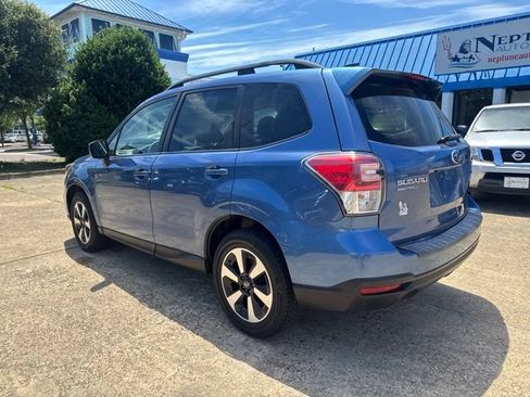 Used 2017 Subaru Forester 2.5i Premium AWD/4WD image 7