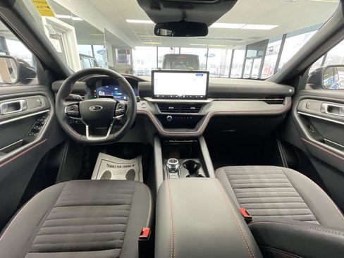 Used 2025 Ford Explorer ST-Line image 22