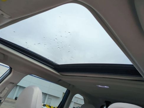 Certified 2023 Subaru Forester Premium image 18