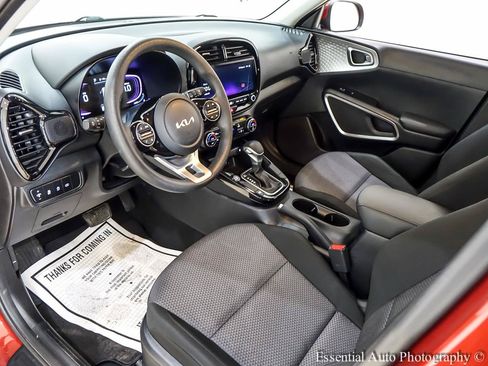 Used 2025 Kia Soul S FWD image 14