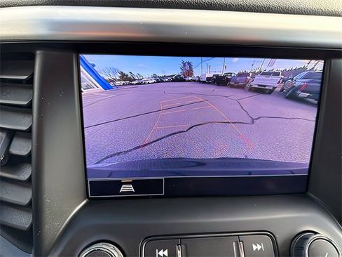 Used 2023 GMC Acadia SLT w/ Preferred Package image 27