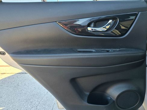 Used 2018 Nissan Rogue SL AWD/4WD image 10
