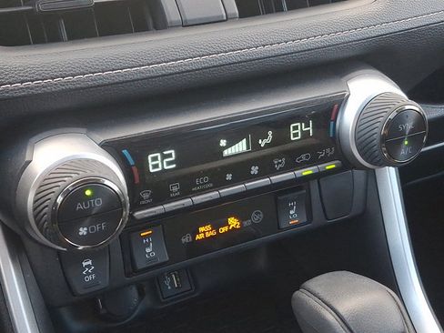 Used 2024 Toyota RAV4 XLE image 16