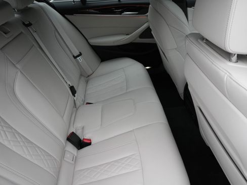 Certified 2023 BMW 540i xDrive w/ Executive Package AWD/4WD image 37