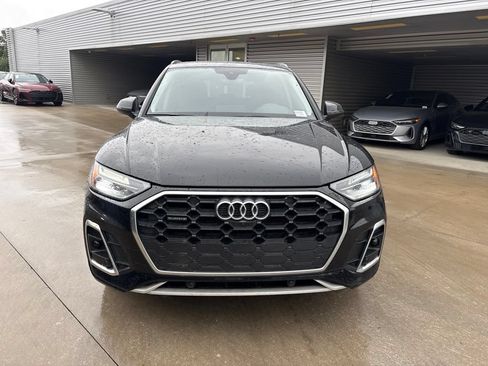 Used 2023 Audi Q5 2.0T Premium Plus w/ Premium Plus Package AWD/4WD image 2
