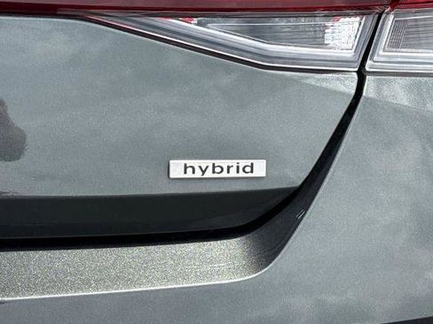 Used 2025 Hyundai Elantra Limited FWD image 13