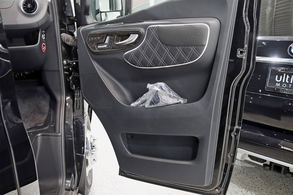 Used 2024 Mercedes-Benz Sprinter 3500 image 39