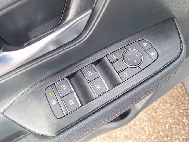 Certified 2025 Nissan Kicks SR AWD/4WD image 12