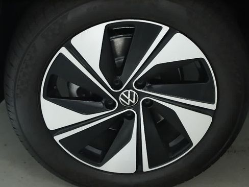 Used 2024 Volkswagen Taos SE AWD/4WD image 38