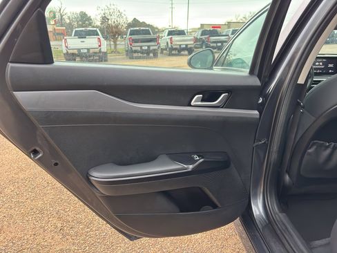 Used 2022 Kia K5 LXS image 15