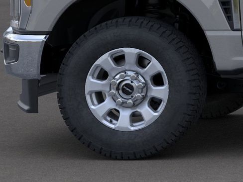 New 2025 Ford F250 XLT w/ FX4 Off-Road Package image 19