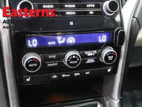 Used 2022 Subaru Ascent Premium w/ Convenience Package image 21