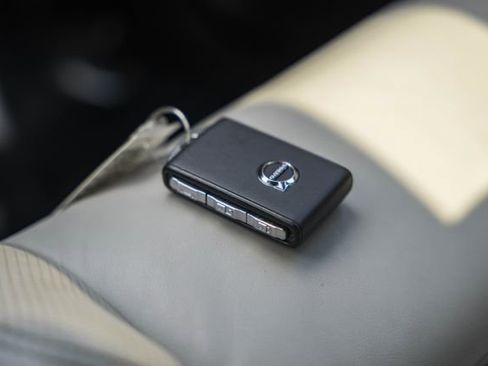 Used 2022 Volvo XC90 T8 R-Design w/ Advanced Package image 42