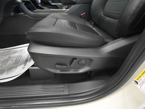 New 2025 Ford Ranger Lariat w/ Black Appearance Package image 5