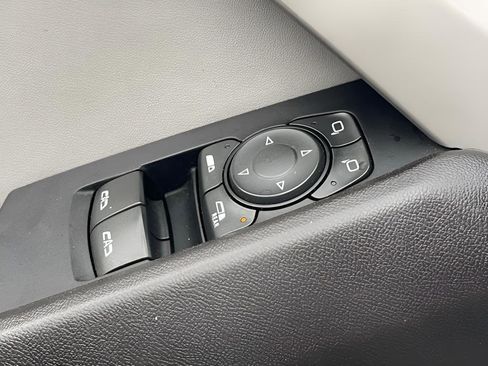 Used 2022 Chevrolet Camaro LT image 34