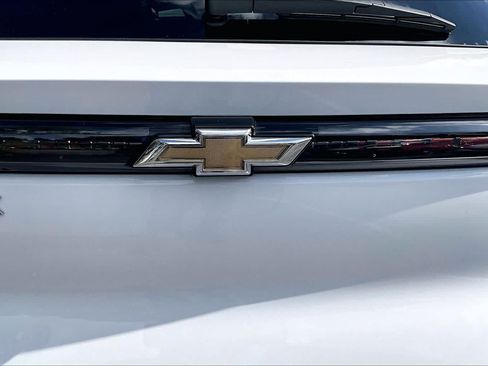 Used 2026 Chevrolet Equinox EV LT FWD image 32