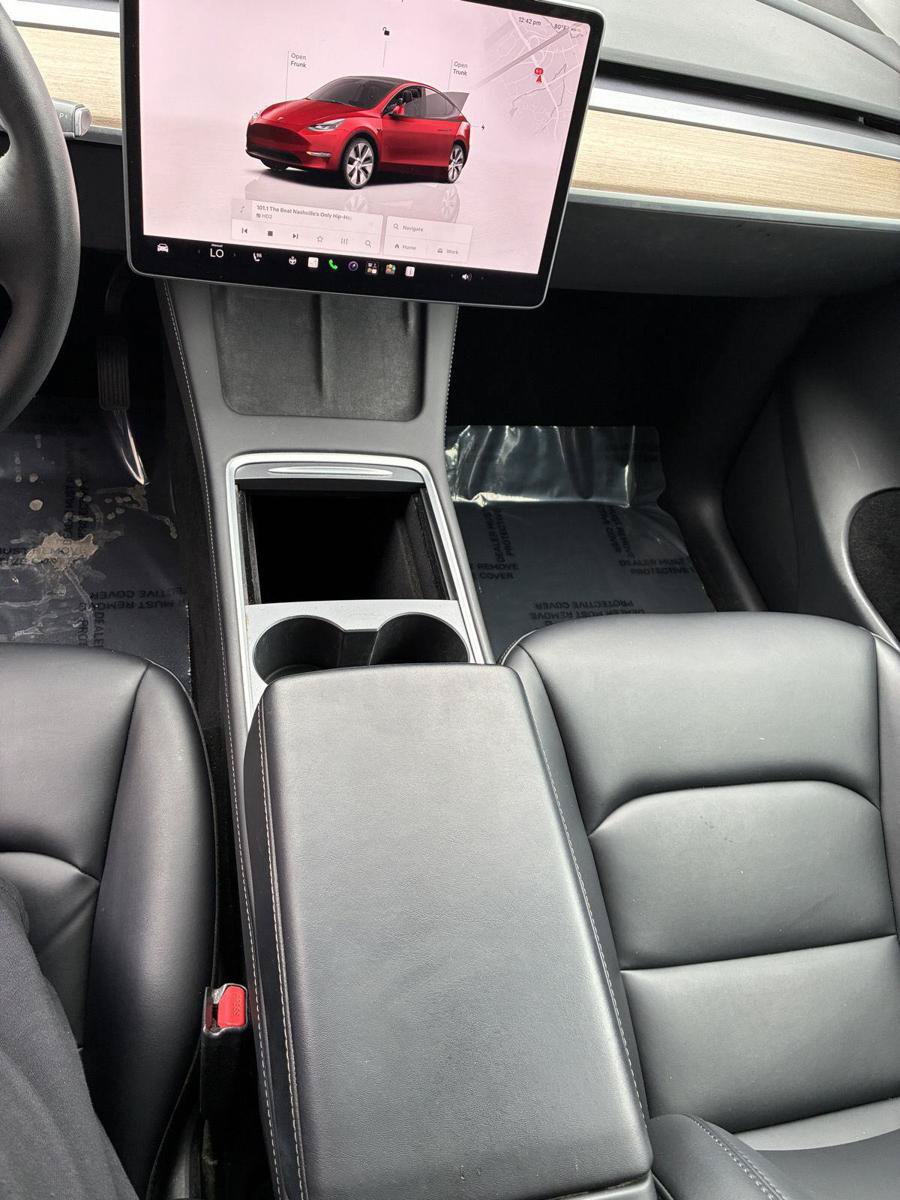Used 2023 Tesla Model Y Long Range AWD/4WD image 24