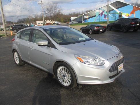 Used 2017 Ford Focus Electric Hatchback image 11