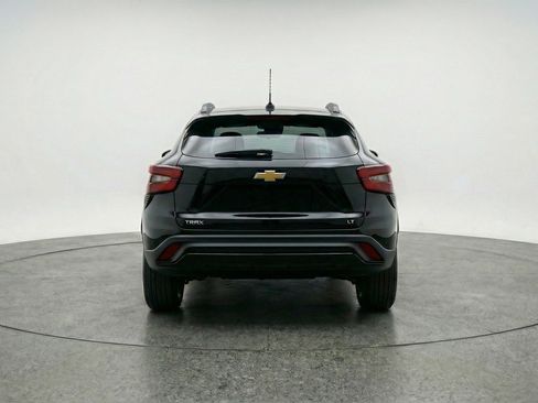Used 2025 Chevrolet Trax LT image 7