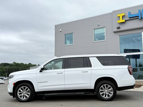 Used 2023 Chevrolet Suburban Premier AWD/4WD image 12