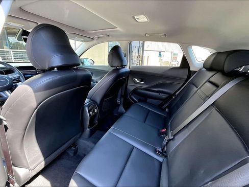Certified 2024 Hyundai Kona Limited FWD image 16