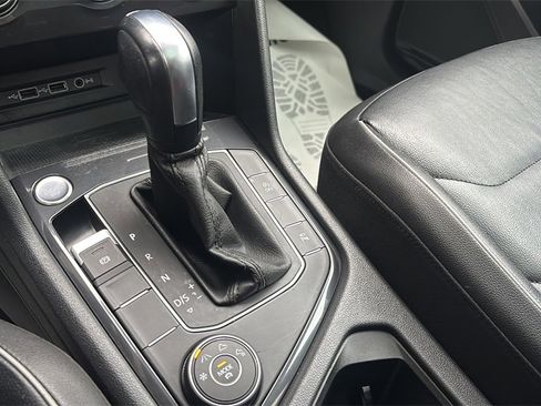 Used 2020 Volkswagen Tiguan SEL Premium R-Line image 20
