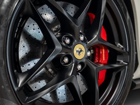 Used 2022 Ferrari Roma image 6