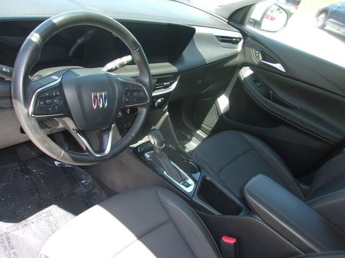 Used 2024 Buick Encore GX Preferred FWD image 11