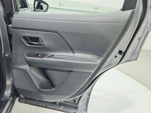 Used 2025 Nissan Kicks S image 34