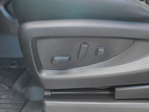 Used 2018 Chevrolet Tahoe LT image 25