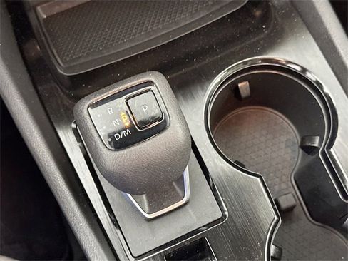 Used 2023 Nissan Rogue SV image 14