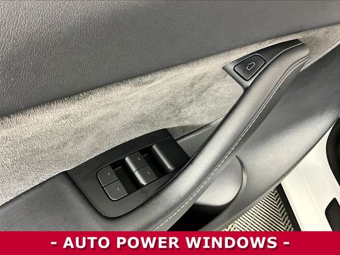 Used 2021 Tesla Model Y Long Range AWD/4WD image 37