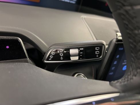 Used 2025 Lincoln Nautilus Premier w/ Equipment Group 102A image 18