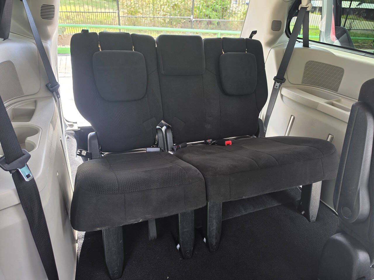 Used 2012 Dodge Grand Caravan SE FWD image 31