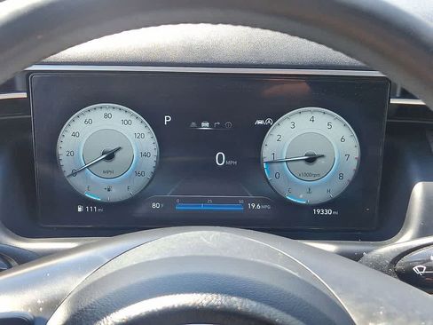 Used 2023 Hyundai Tucson Limited AWD/4WD image 11