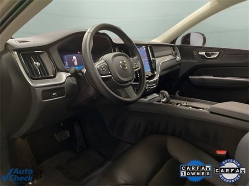 Used 2025 Volvo XC60 B5 Core image 19